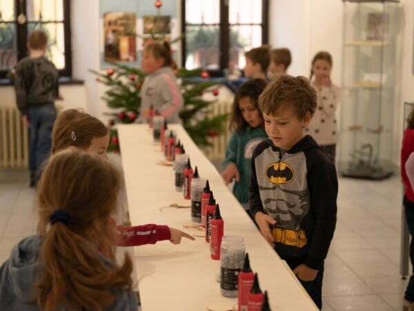 O Stromečku a Křehkosti, 2025